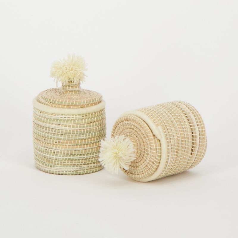 Raffia natural basket